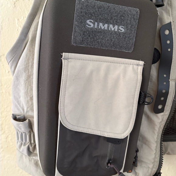 Simms Vertical Master Fly Fishing Vest - Picture 5 of 6